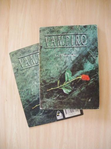 Manual y pantalla de Vampiro 1ª edición.