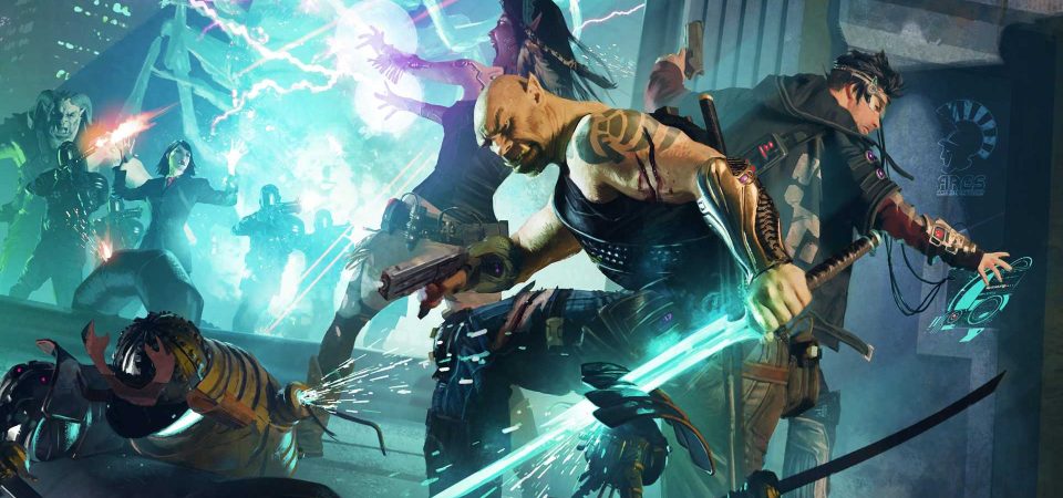 Una ilustración mostrando un combate de Shadowrun entre un grupo de runners y otro de corpos. En primer plano un samuray callejero orco corta la cabeza de un dron armado con espadas, mientras un netrunner intenta hackear la red de Ares y una chaman trata de proteger al grupo de los disparos de las tropas corporativas. Por su lado, al fondo, están los corpos formados por una orca en traje de chaqueta, varios soldados en armaduras negras y un troll poco amigable. Al fondo del todo en medio de un resplandor cian parece formarse la imagen de un insecto descomunal de cuerpo largado, segmentado y docenas de patas.
